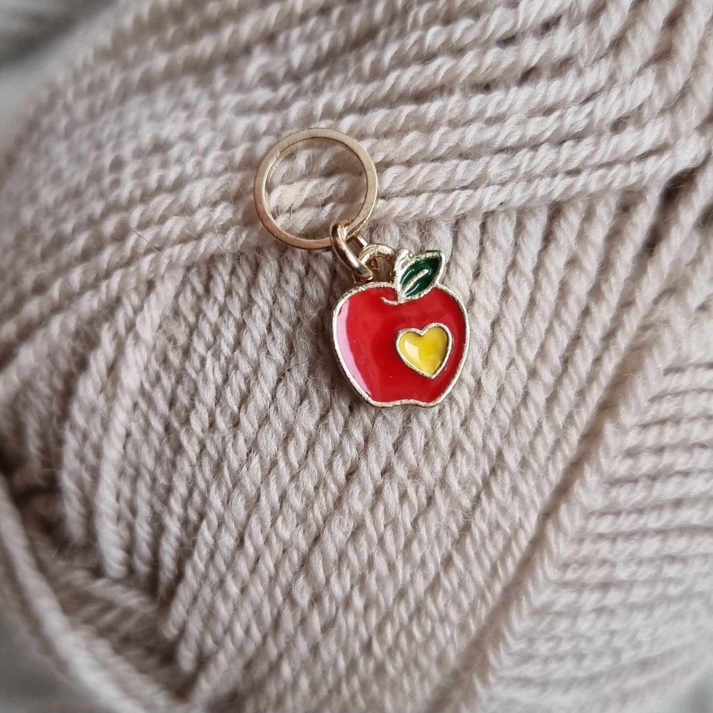 (VINTERNYHET) Snehvit eple - Maskemarkør