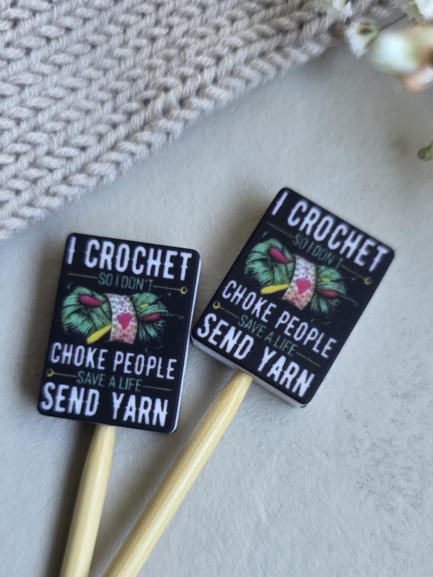 Save a life, send yarn - Maskestoppere