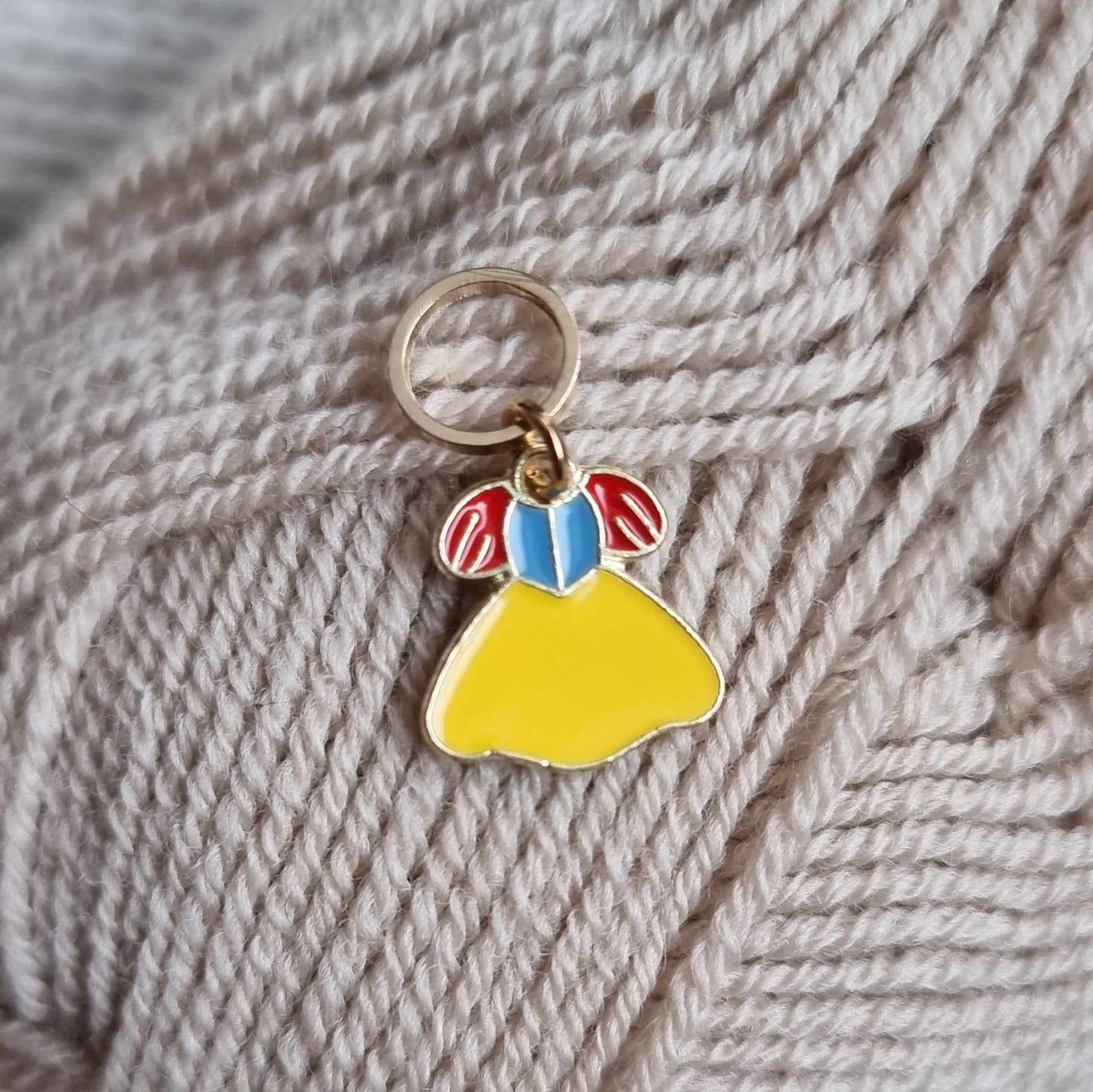 (VINTERNYHET) Snehvit kjole - Maskemarkør