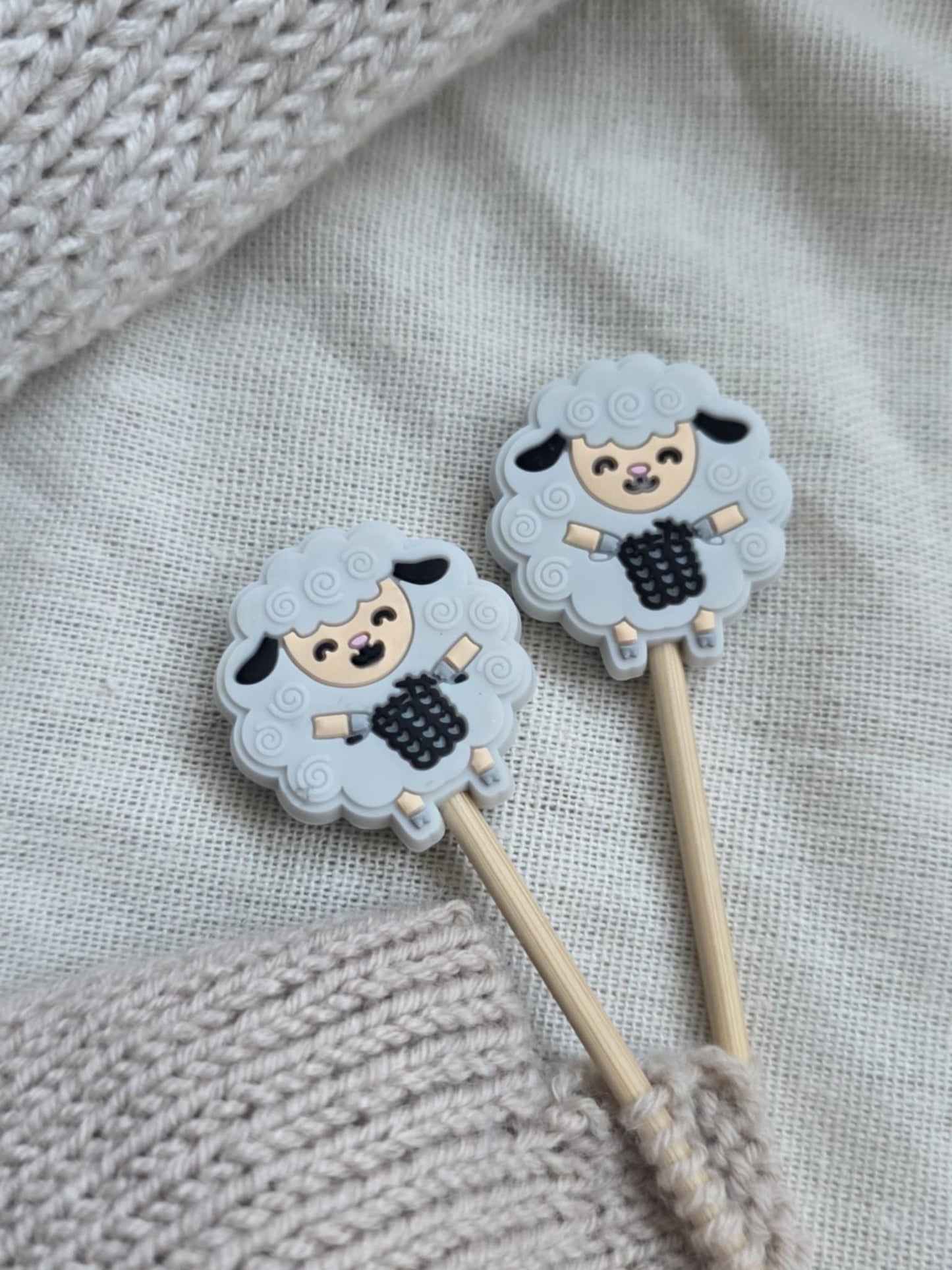 (NYHET) Strikkende sau - Maskestoppere (flere fargevalg)