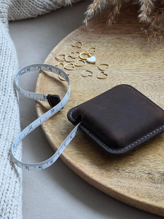 (UKENS PRODUKT) Målebånd i skinn