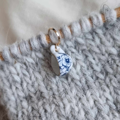 Porselenskopp med blått mønster - Maskemarkør