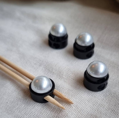 Maskestopper med perle
