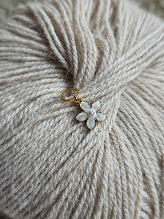 (VÅRNYHET) Blomst med perle - Maskemarkør