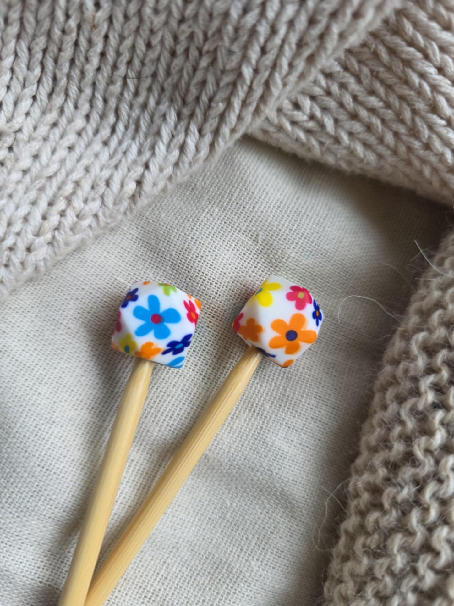 Maskestoppere med blomstertrykk